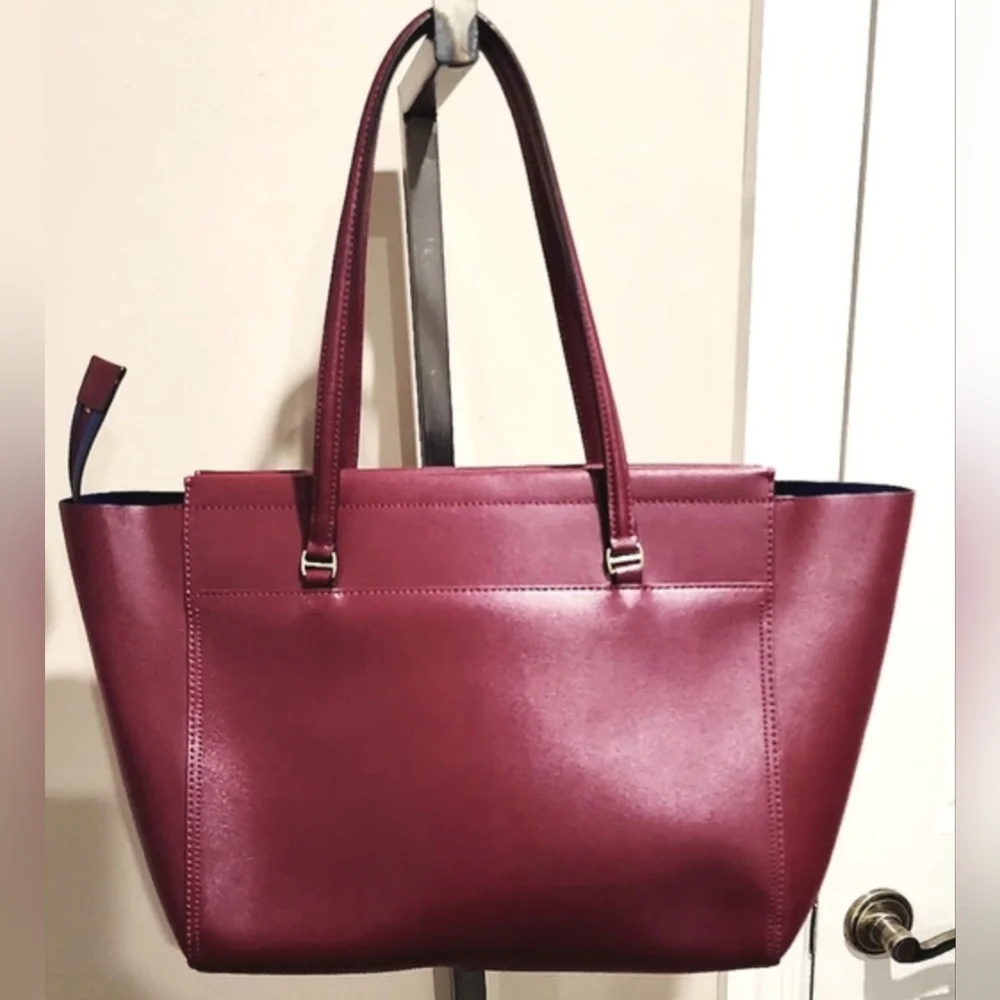Like New Tory Burch Parker Large Top Zip Tote (11.55
